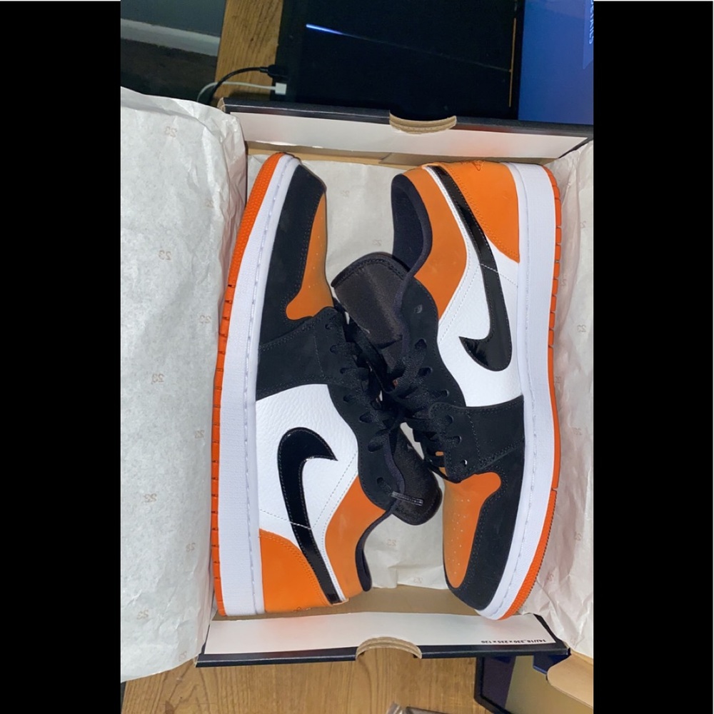 STARFISH  retro 1s orange white black color way